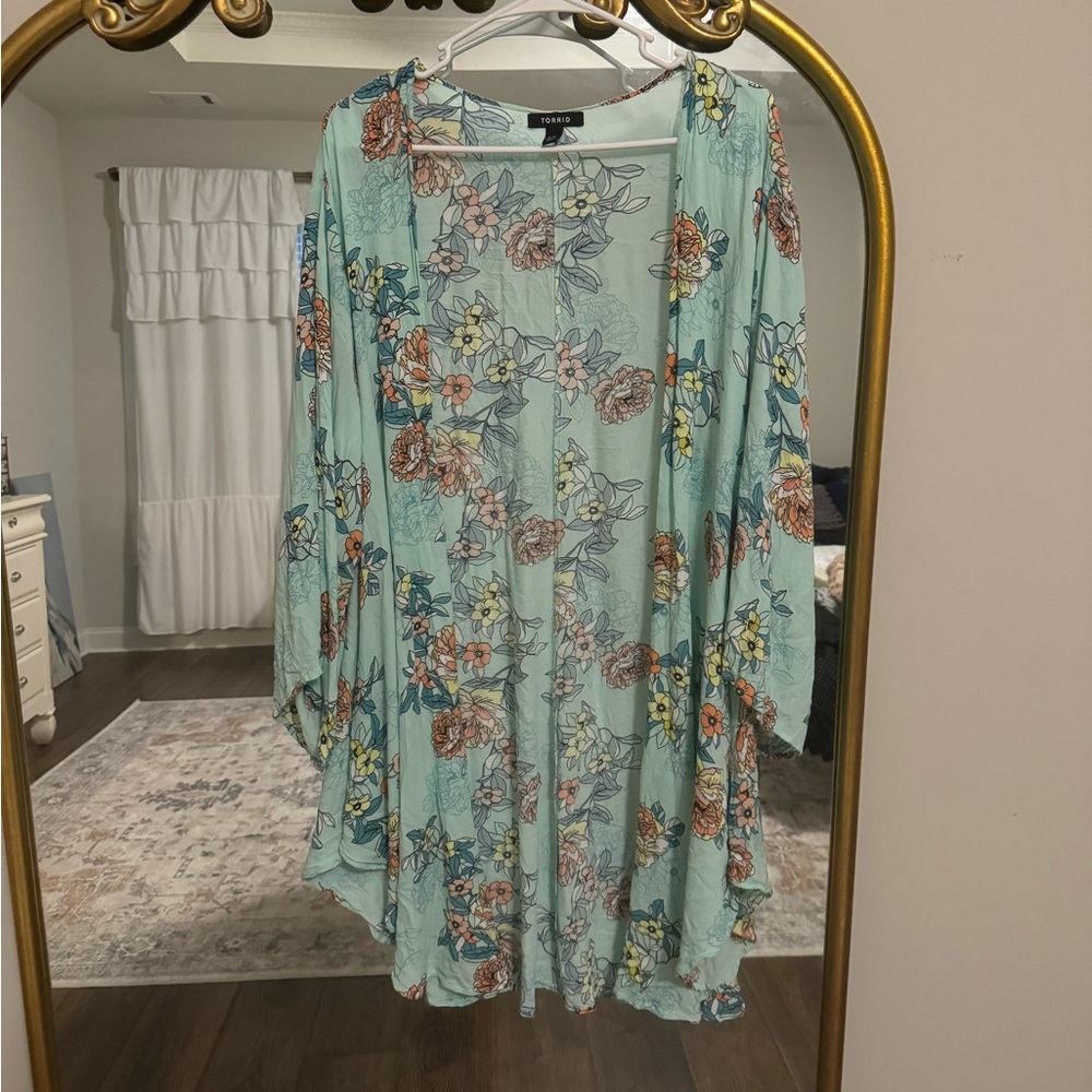 Torrid floral kimono- great condition- size 3/4 or 3x/4x.